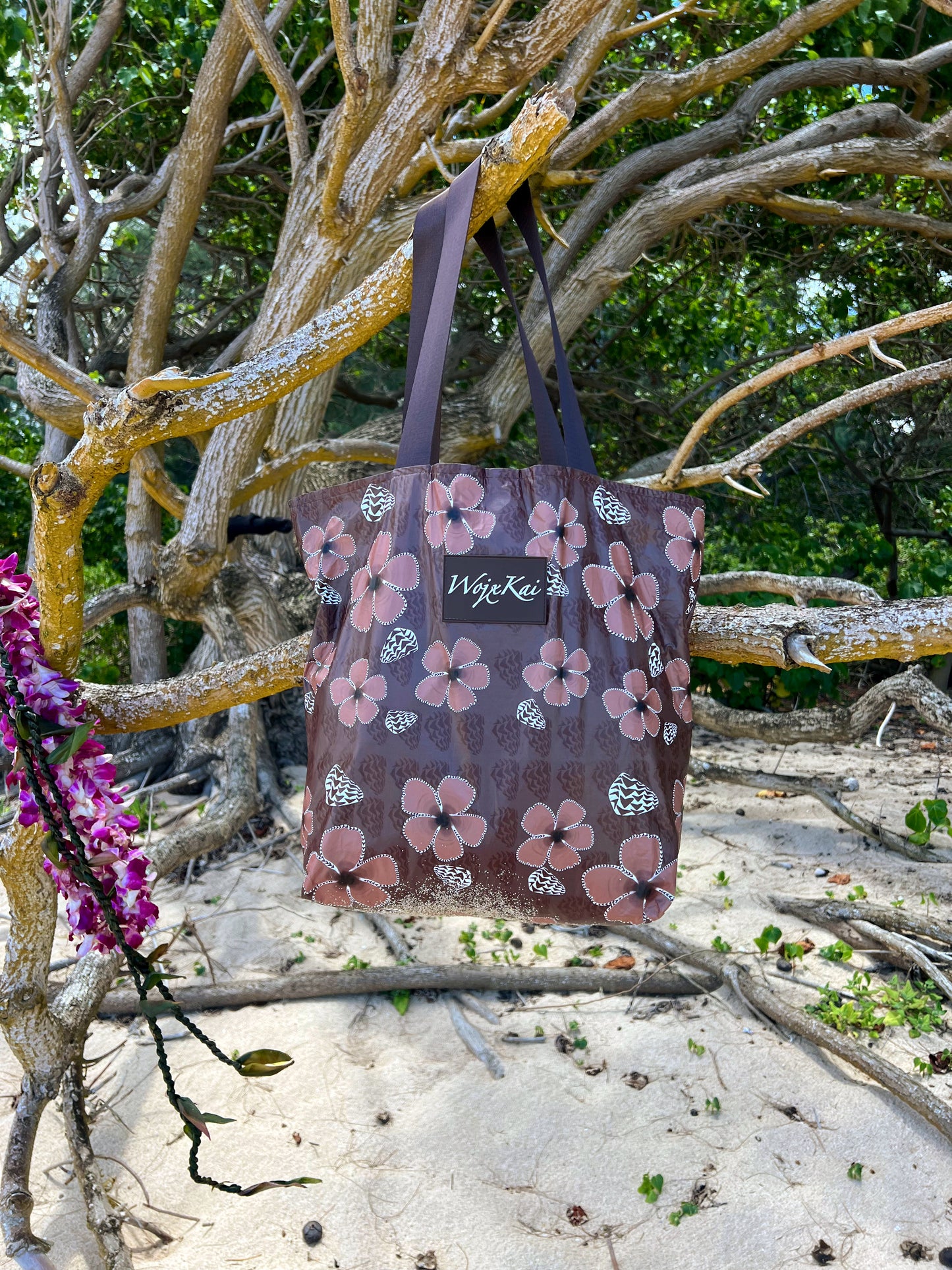 BROWN HEBREW SHELL TOTE